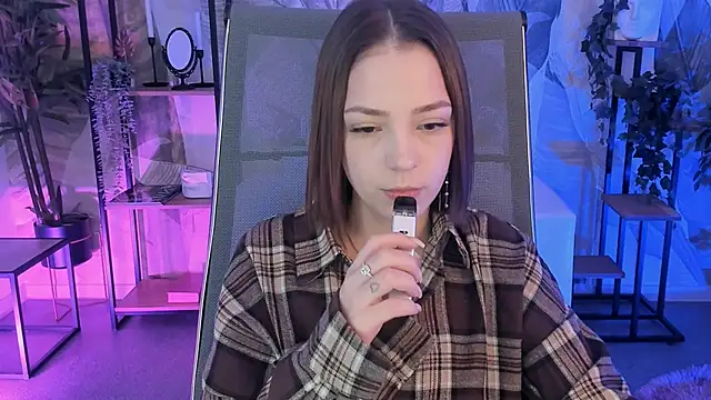 Snapshot of PamBeesly chatting on 29, 10, 2025 PamBeesly online show from 29, 10, 2025