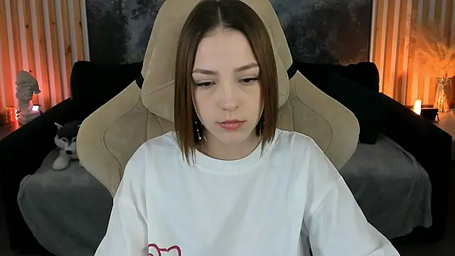 Snapshot of PamBeesly chatting on 28, 10, 2025 PamBeesly online show from 28, 10, 2025