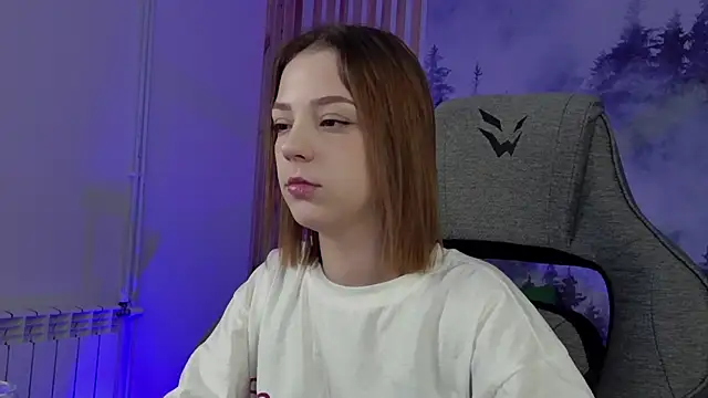 Snapshot of PamBeesly chatting on 27, 11, 2025 PamBeesly online show from 27, 11, 2025