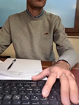 AvvocatoPorco online show from 7, 10, 2025
