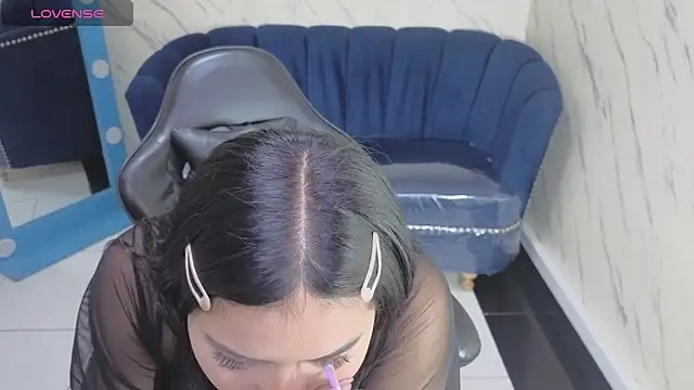 Paulette v online show from 24, 11, 2025