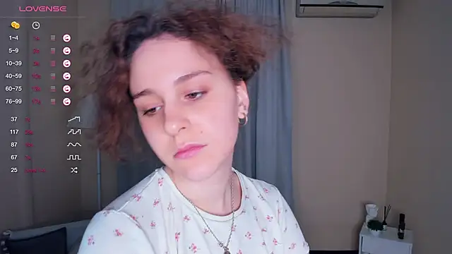 FalineGirling online show from 2, 2, 2025