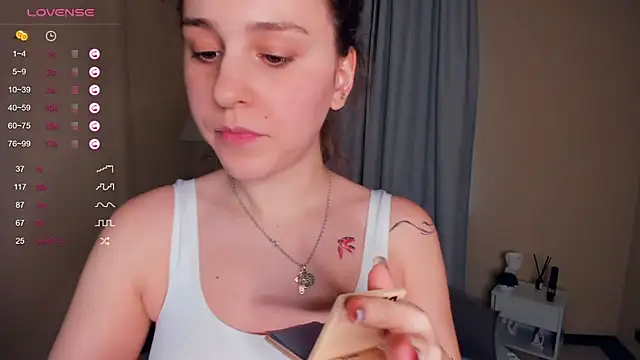 FalineGirling online show from 8, 2, 2025