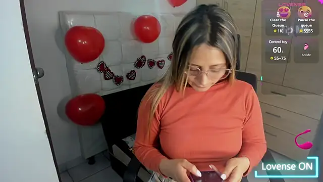 Snapshot of MelinaCameron chatting on 16, 2, 2025 MelinaCameron online show from 16, 2, 2025
