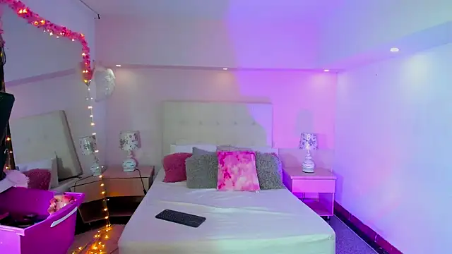 ScarlettDreamss7 online show from 5, 3, 2025