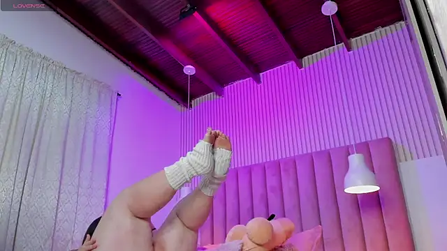 ScarlettDreamss7 online show from 3, 6, 2026