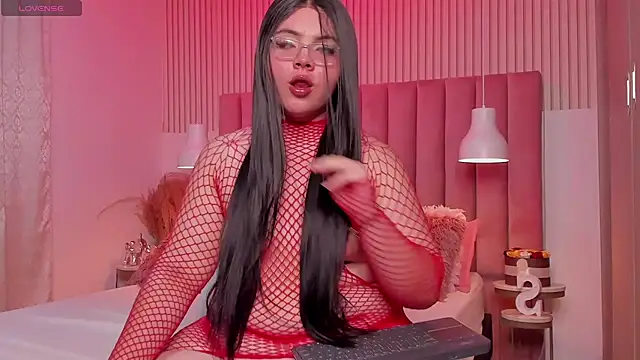 ScarlettDreamss7 online show from 3, 7, 2026