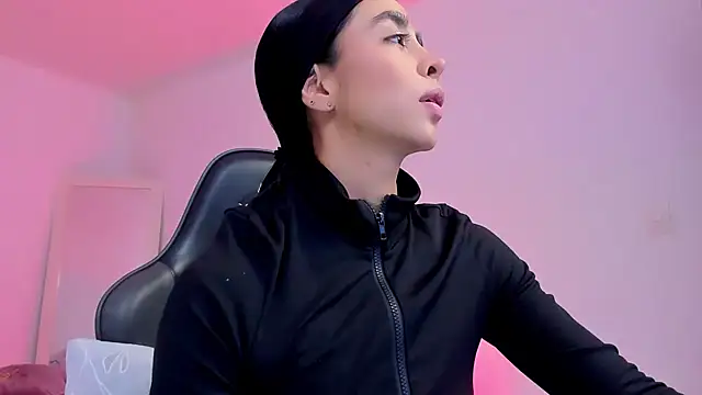 sophierooy22 online show from 18, 7, 2026