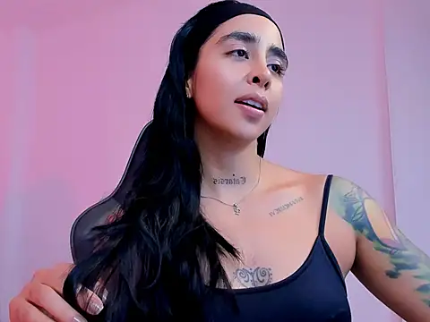 Snapshot of sophierooy22 chatting on 26, 11, 2025 sophierooy22 online show from 26, 11, 2025