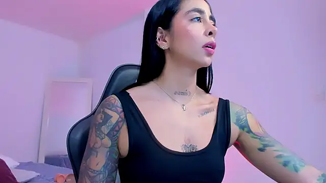 sophierooy22 online show from 22, 4, 2026