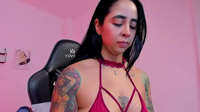 Snapshot of sophierooy22 chatting on 30, 11, 2025 sophierooy22 online show from 30, 11, 2025