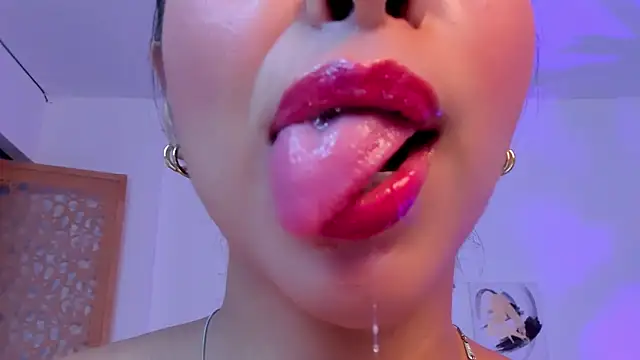 Snapshot of sophierooy22 chatting on 14, 3, 2025 sophierooy22 online show from 14, 3, 2025