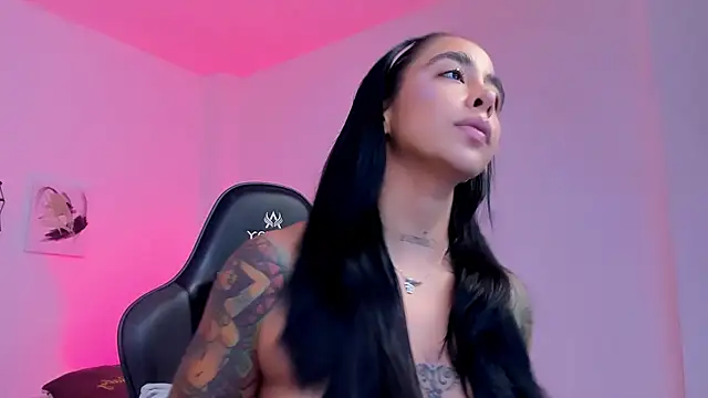 Snapshot of sophierooy22 chatting on 19, 10, 2025 sophierooy22 online show from 19, 10, 2025