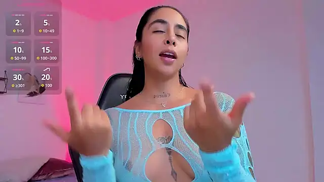 Snapshot of sophierooy22 chatting on 4, 11, 2025 sophierooy22 online show from 4, 11, 2025