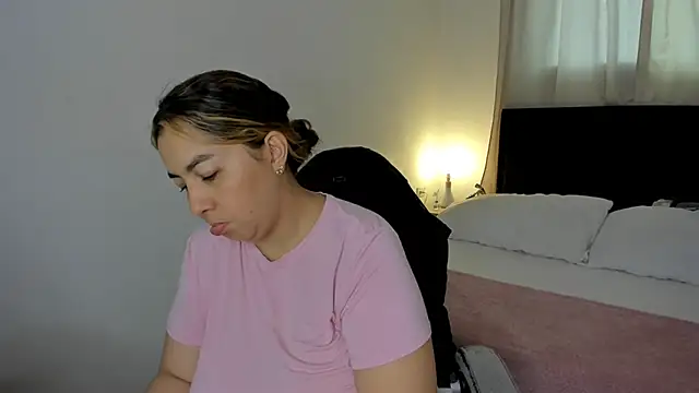 brithany olson25 online show from 6, 2, 2026