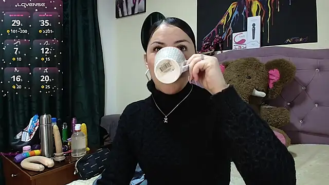 Emmie Hot online show from 16, 10, 2025