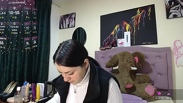 Emmie Hot online show from 24, 11, 2025