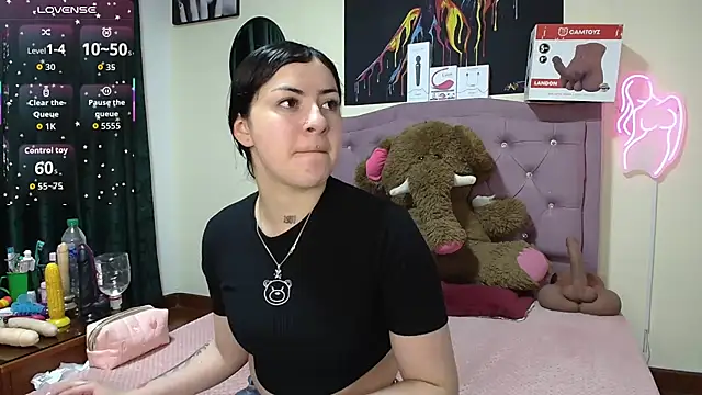 Emmie Hot online show from 25, 5, 2026