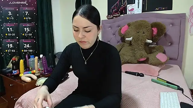 Emmie Hot online show from 22, 10, 2025