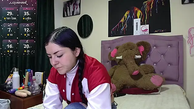 Emmie Hot online show from 7, 3, 2026