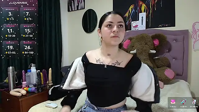 Emmie Hot online show from 27, 9, 2025