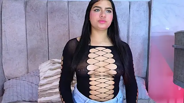 karoll danielss online show from 4, 2, 2025