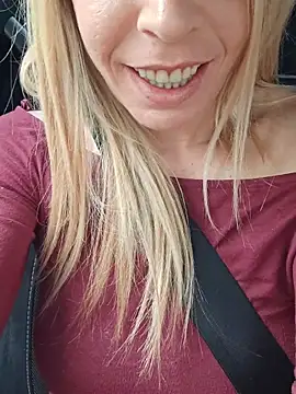 SweetyNinaOff1 online show from 5, 4, 2026