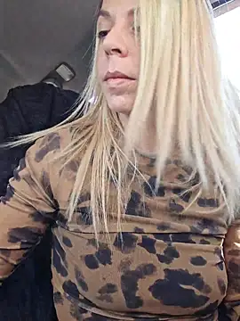 SweetyNinaOff1 online show from 27, 3, 2026