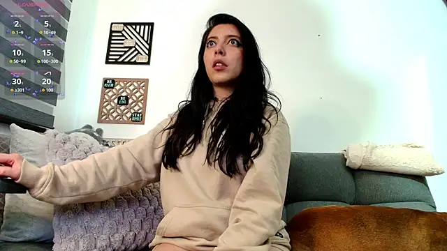 Snapshot of love_sharol_ chatting on 11, 10, 2025 love sharol online show from 11, 10, 2025