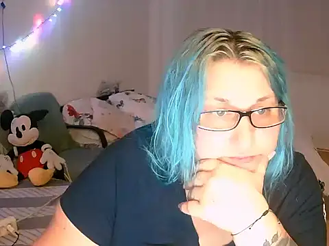 Marryllunax online show from 3, 12, 2025