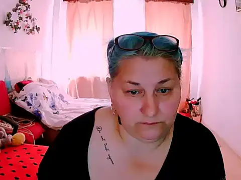 Marryllunax online show from 16, 4, 2026