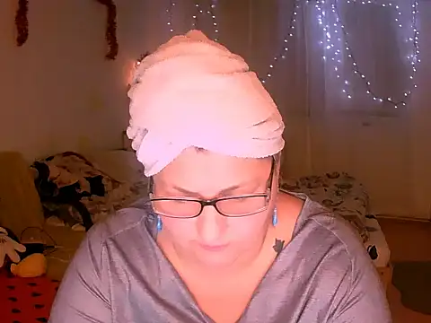 Marryllunax online show from 14, 12, 2025