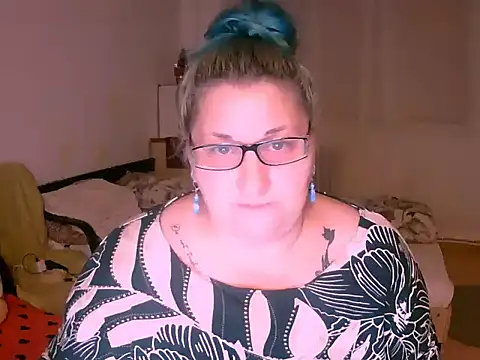 Marryllunax online show from 13, 12, 2025