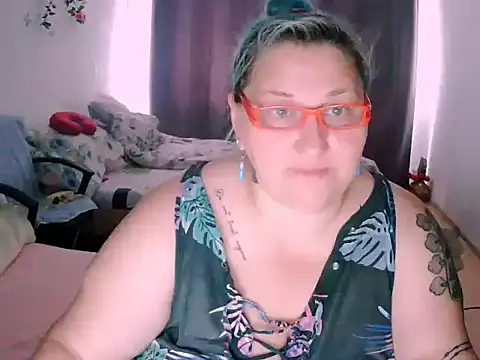 Snapshot of Marryllunax chatting on 2, 7, 2026 Marryllunax online show from 2, 7, 2026