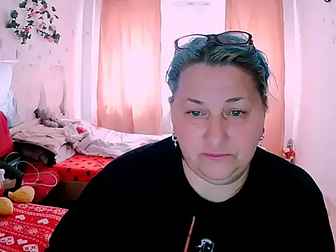 Snapshot of Marryllunax chatting on 8, 5, 2026 Marryllunax online show from 8, 5, 2026