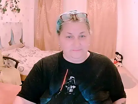 Snapshot of Marryllunax chatting on 15, 5, 2026 Marryllunax online show from 15, 5, 2026