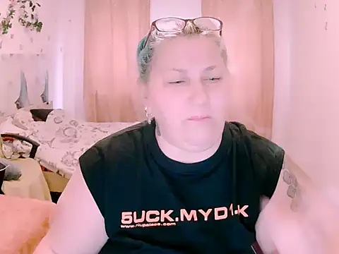 Snapshot of Marryllunax chatting on 13, 5, 2026 Marryllunax online show from 13, 5, 2026