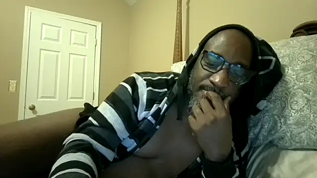 Snapshot of Soultouch1 chatting on 26, 11, 2025 Soultouch1 online show from 26, 11, 2025