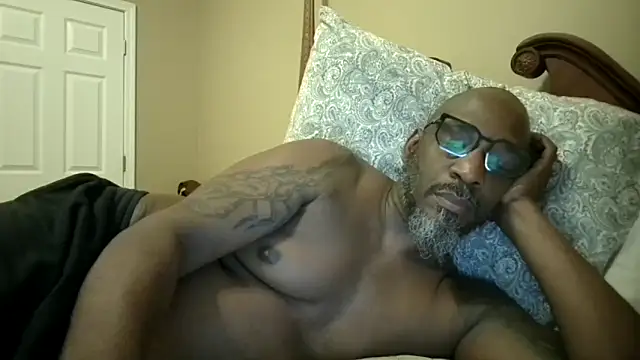 Snapshot of Soultouch1 chatting on 24, 11, 2025 Soultouch1 online show from 24, 11, 2025