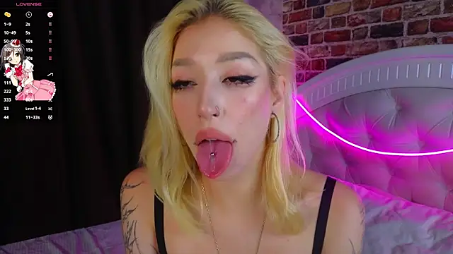 Snapshot of SallyCha chatting on 3, 10, 2025 SallyCha online show from 3, 10, 2025