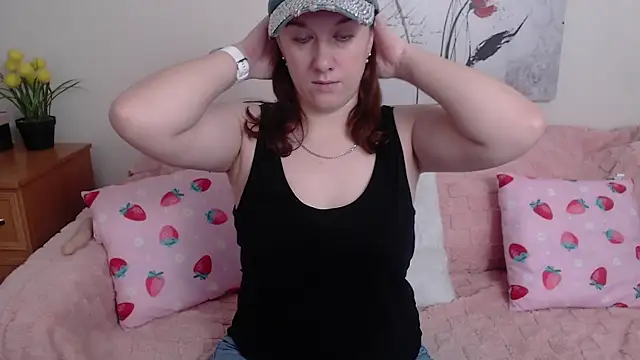 Snapshot of MarthaSimons chatting on 18, 11, 2025 MarthaSimons online show from 18, 11, 2025