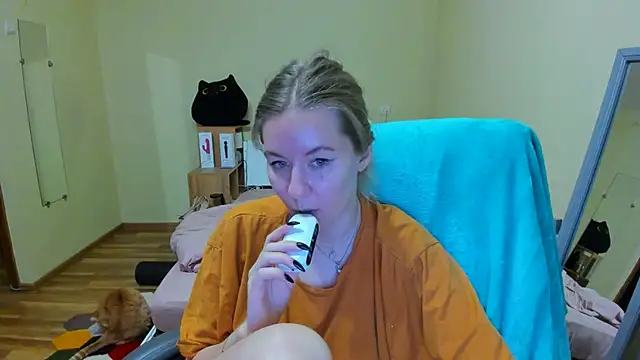 EmilyPaw online show from 25, 2, 2025