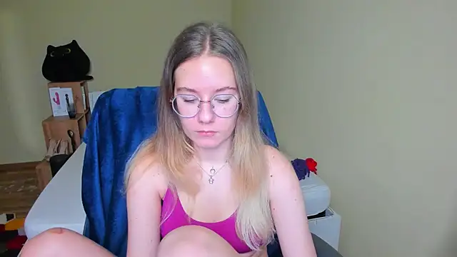 EmilyPaw online show from 12, 2, 2025