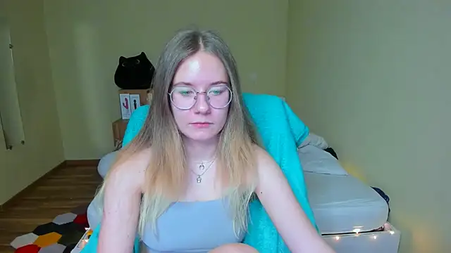 EmilyPaw online show from 18, 2, 2025