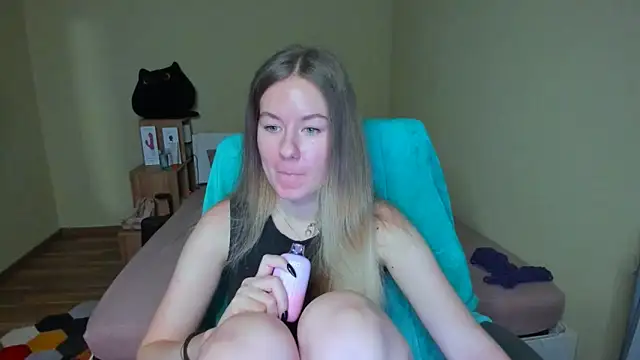 EmilyPaw online show from 23, 2, 2025