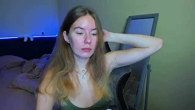 Snapshot of EmilyPaw chatting on 18, 11, 2025 EmilyPaw online show from 18, 11, 2025