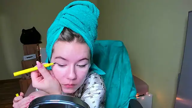 EmilyPaw online show from 2, 2, 2025