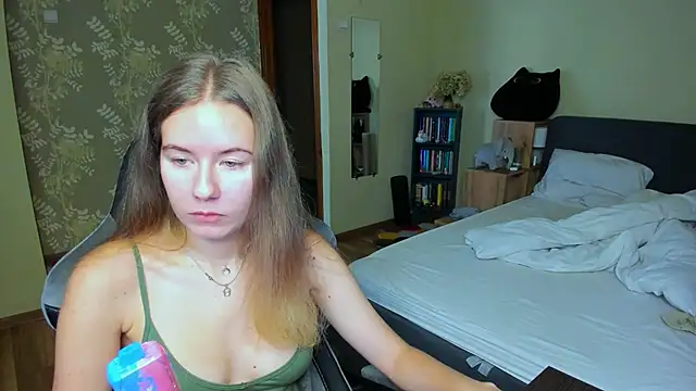 EmilyPaw online show from 4, 10, 2025