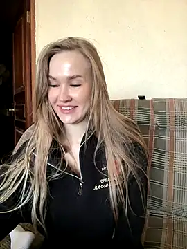Snapshot of DianaShermy chatting on 1, 10, 2025 DianaShermy online show from 1, 10, 2025