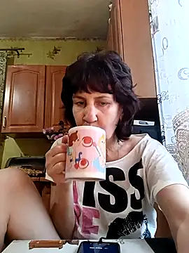 Laura Kiss online show from 16, 11, 2025